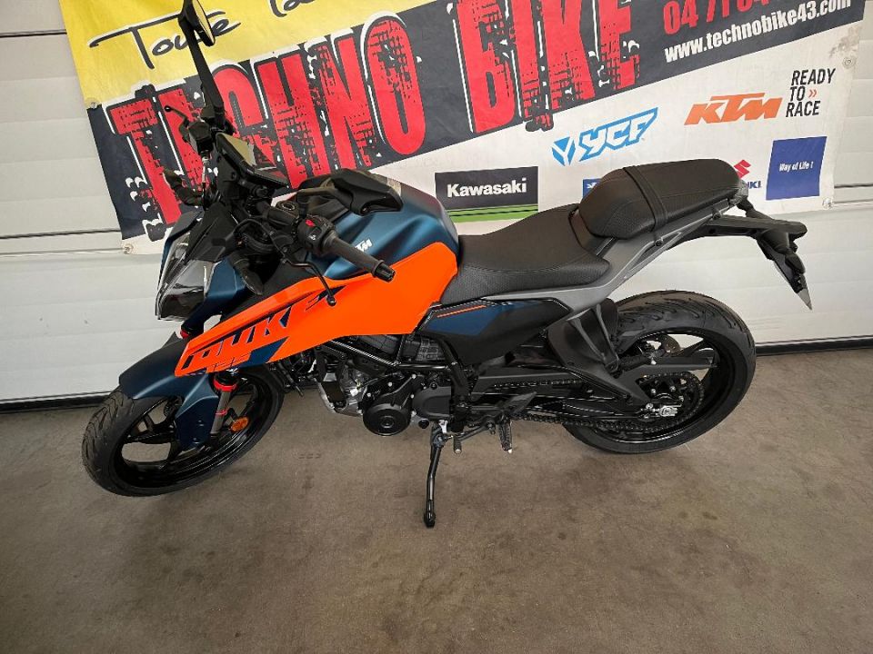 KTM 125 DUKE ABS 4