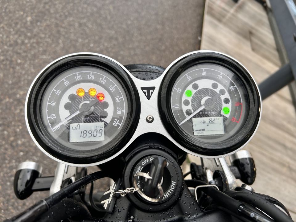 TRIUMPH SPEED TWIN 1200 4