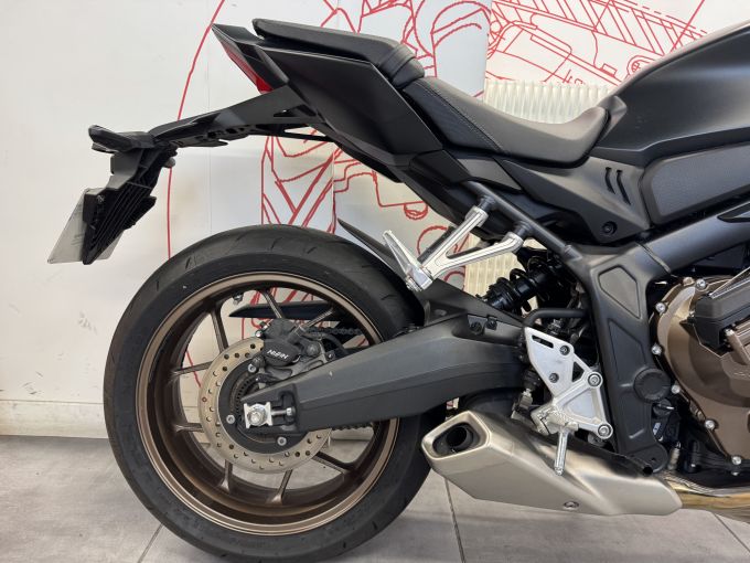 HONDA CB650R Neo Sports Café 4