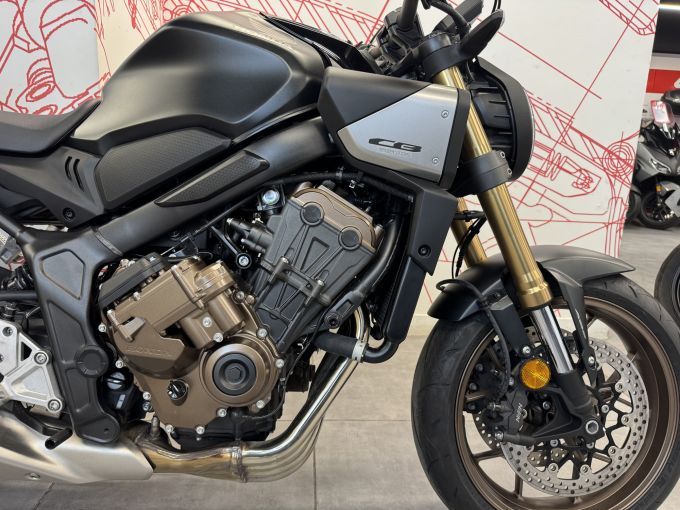 HONDA CB650R Neo Sports Café 4