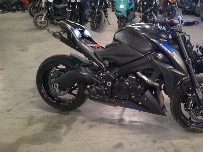 SUZUKI GSX-S 1000 4