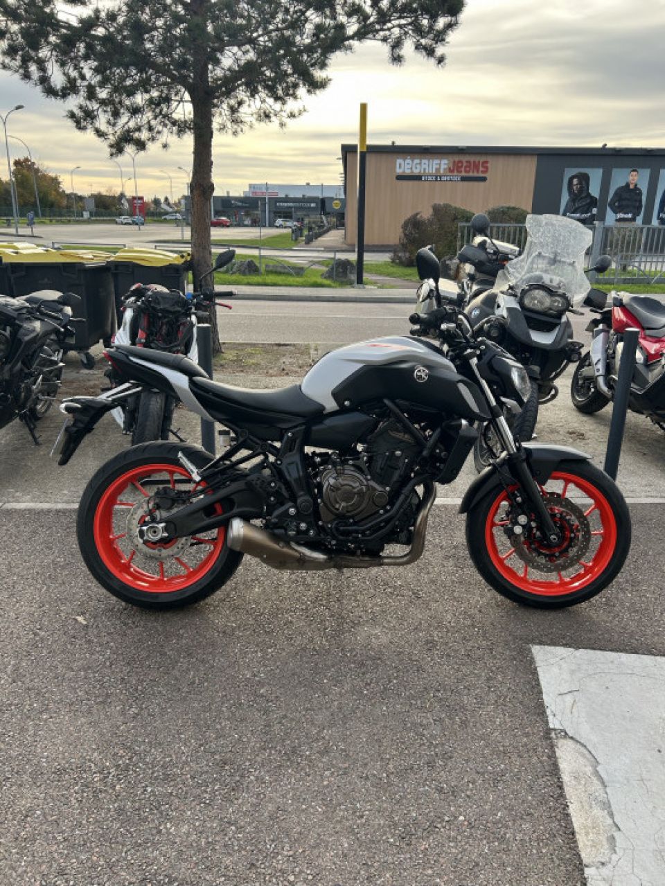 YAMAHA MT 07 700 4