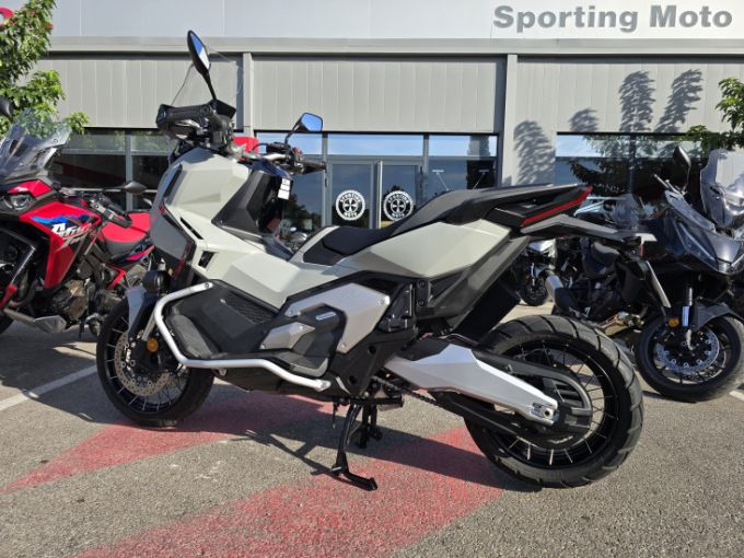 HONDA X-ADV 750 4