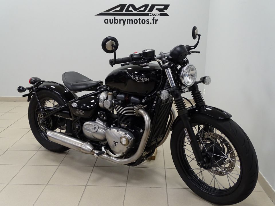 TRIUMPH Bonneville Bobber 1200 4