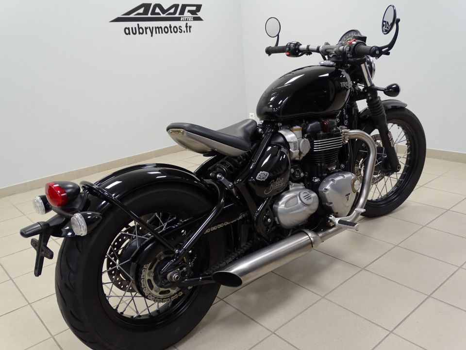 TRIUMPH Bonneville Bobber 1200 4