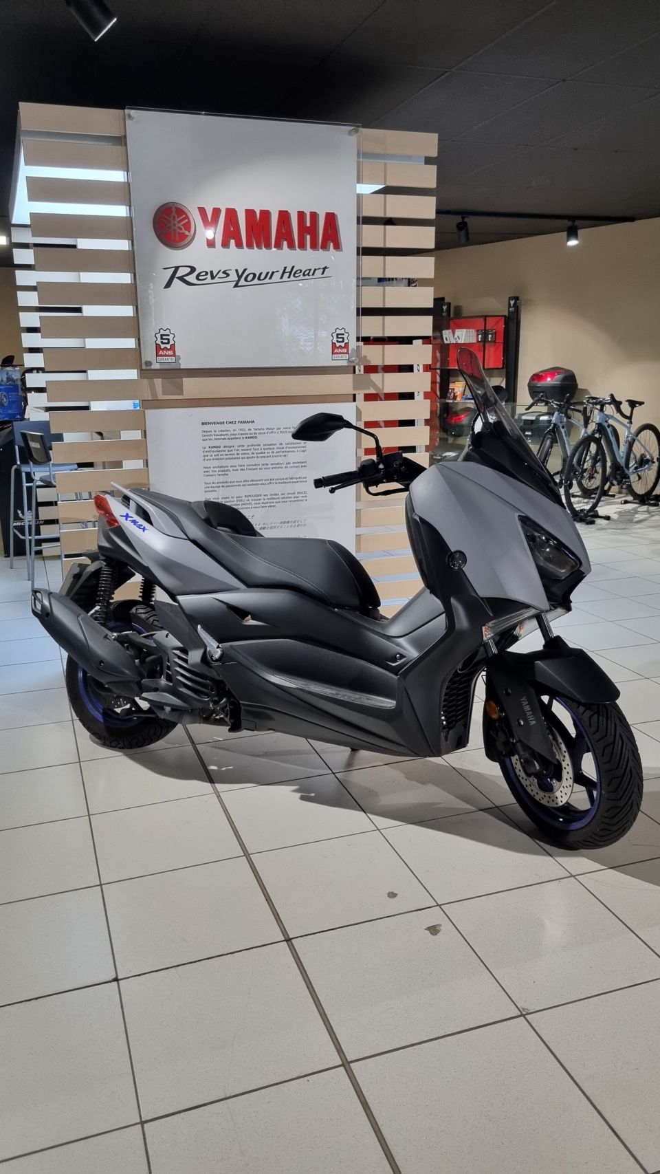YAMAHA XMAX 125 4