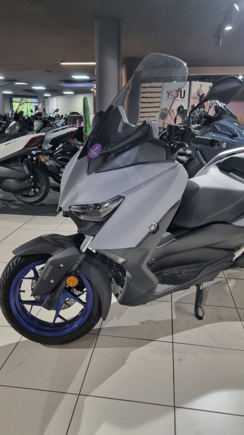 YAMAHA XMAX 125 4
