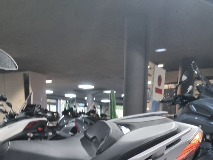 YAMAHA XMAX 125 4