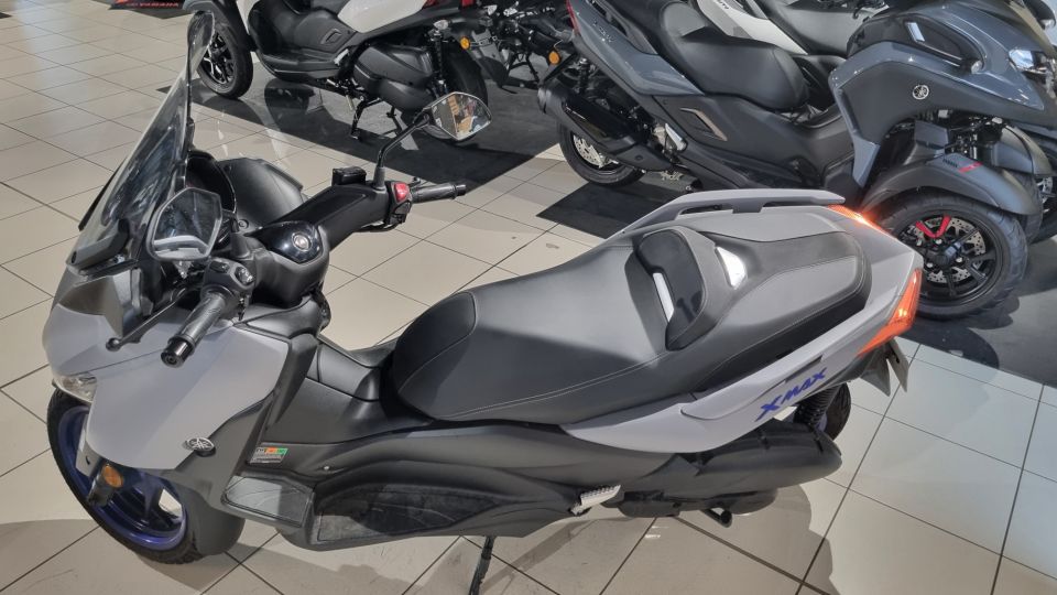 YAMAHA XMAX 125 4