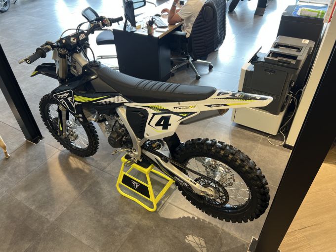 TRIUMPH TF 450-RC 4