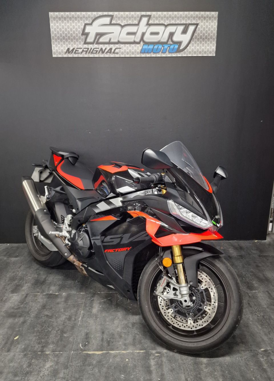 APRILIA RSV4 1100 FACTORY 4