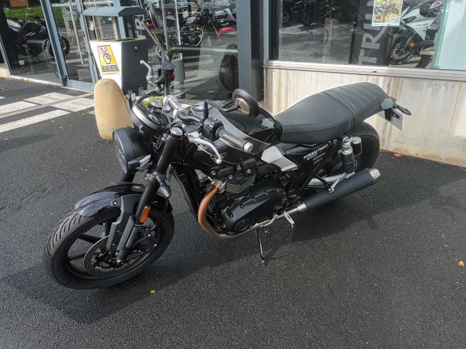 TRIUMPH SPEED TWIN 900 4