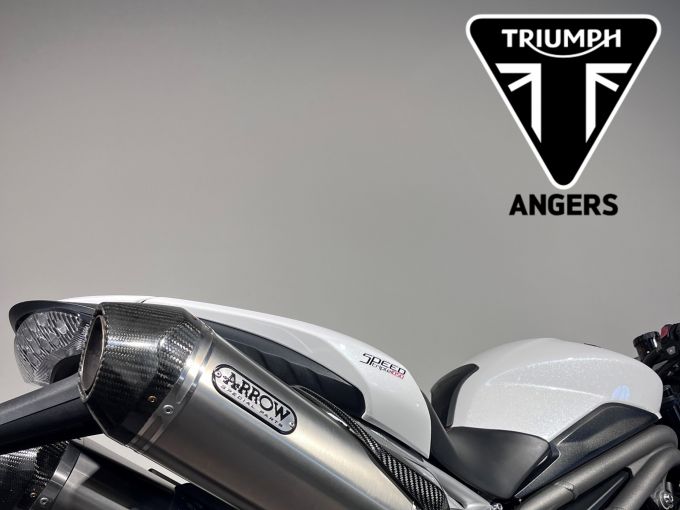 TRIUMPH SPEED TRIPLE 1050 RS 4