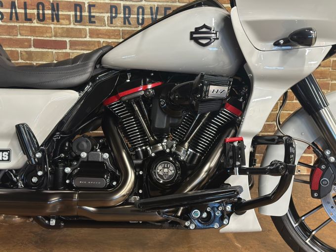 HARLEY-DAVIDSON TOURING ROAD GLIDE 1923 CVO 4