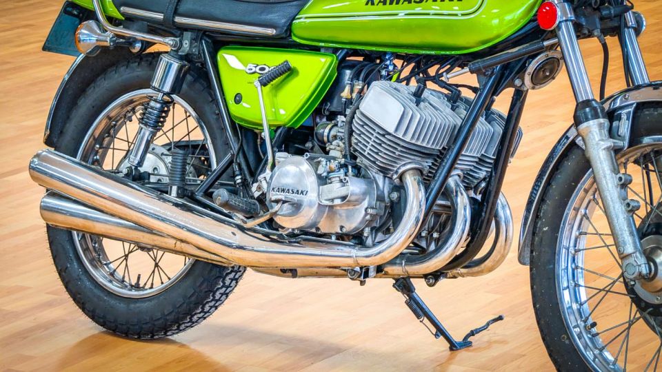 KAWASAKI H1 MACH III 4