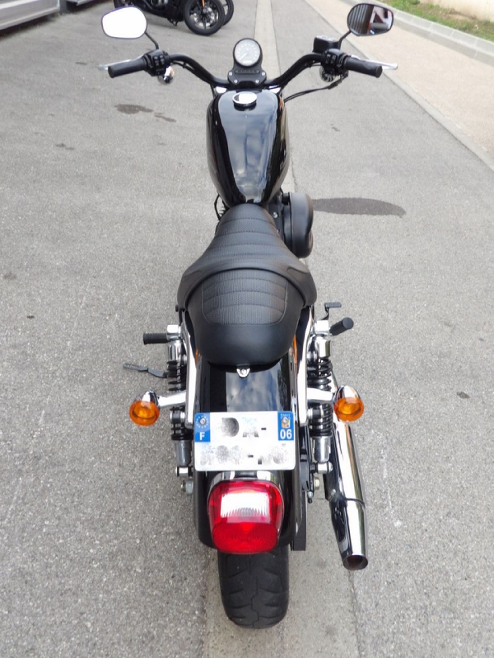 HARLEY-DAVIDSON SPORTSTER 883 R 4