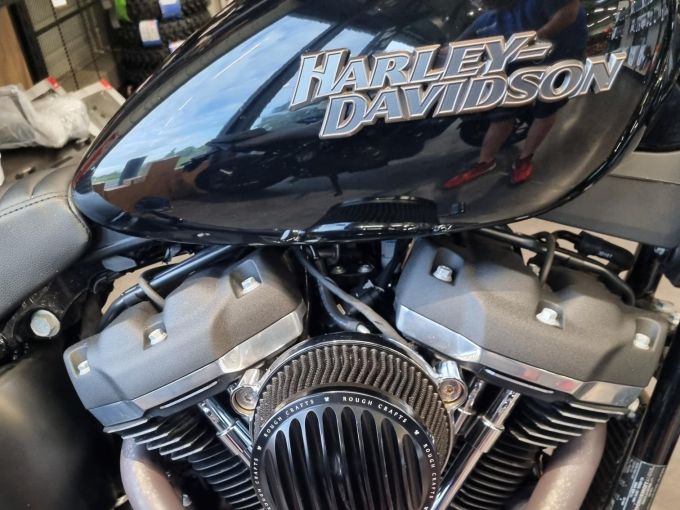 HARLEY-DAVIDSON SOFTAIL STREET BOB 1745 4