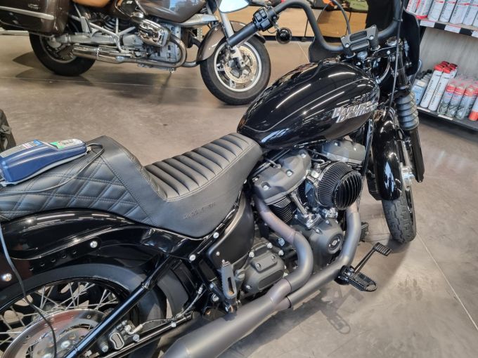 HARLEY-DAVIDSON SOFTAIL STREET BOB 1745 4