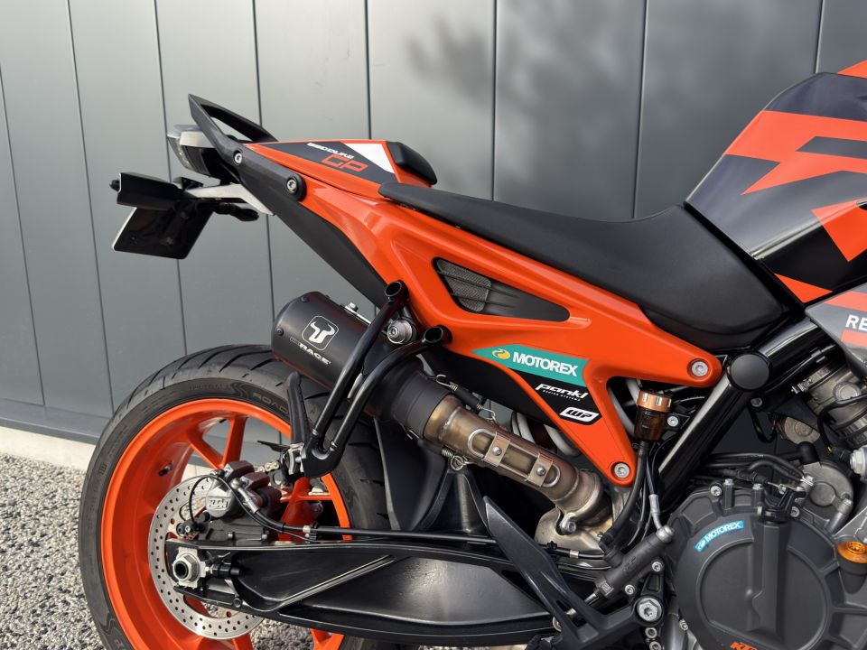 KTM KTM 890 DUKE GP 2022 4