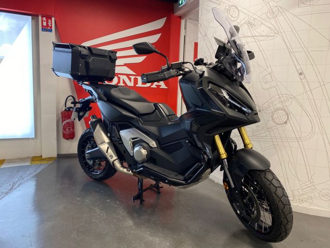 HONDA X-ADV 4
