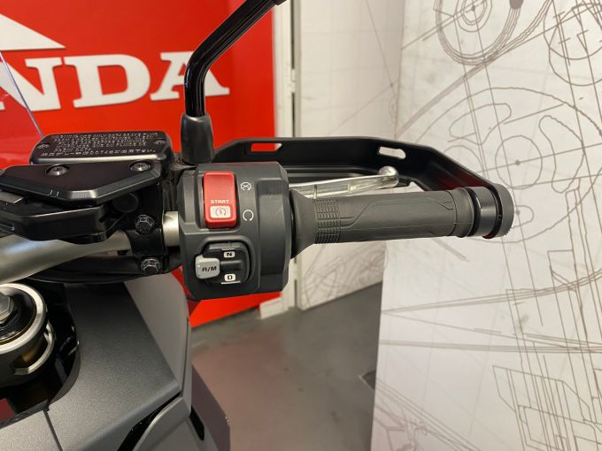 HONDA X-ADV 4