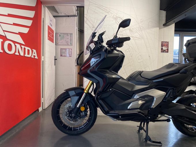 HONDA X-ADV 4