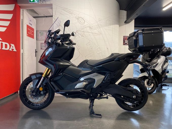 HONDA X-ADV 4