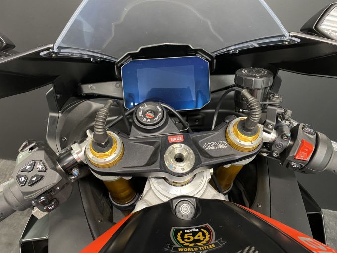APRILIA RSV4 1100 FACTORY 4