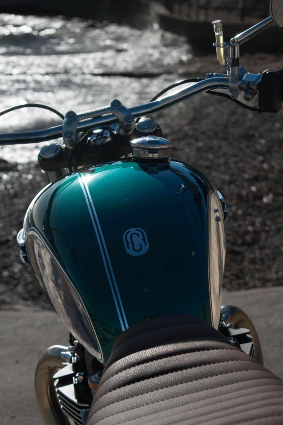 TRIUMPH BONNEVILLE T120 4