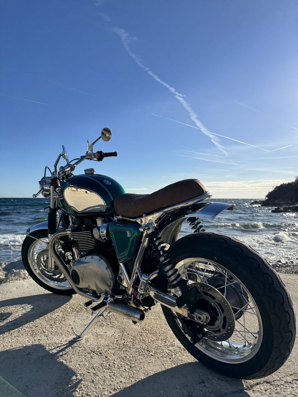 TRIUMPH BONNEVILLE T120 4