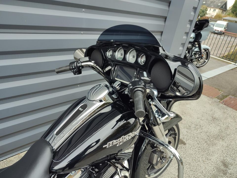 HARLEY-DAVIDSON TOURING STREET GLIDE 1690 4