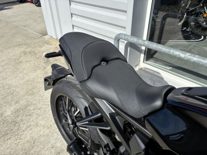 HONDA CB1000R Black Edition 4