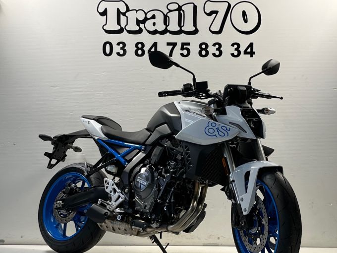 SUZUKI GSX-8S 4