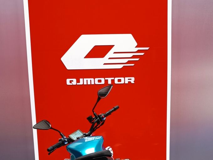 QJ MOTOR SRK 550 4
