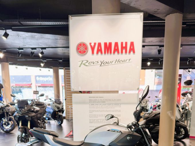 YAMAHA MT-07 Y-AMT 4