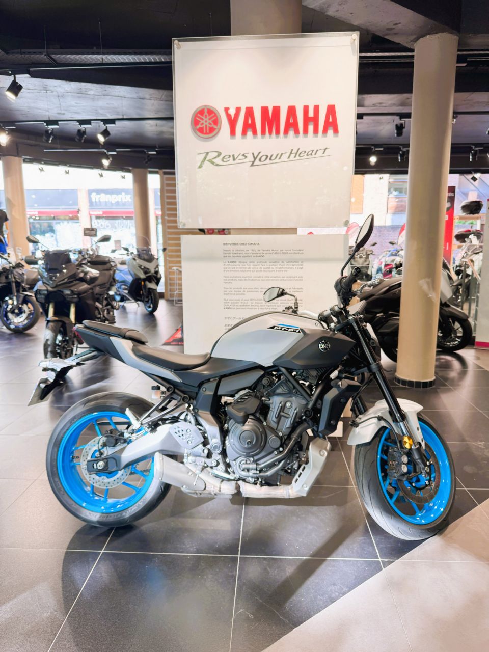 YAMAHA MT-07 Y-AMT 4