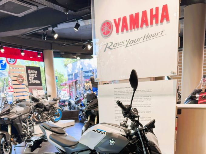 YAMAHA MT-07 Y-AMT 4