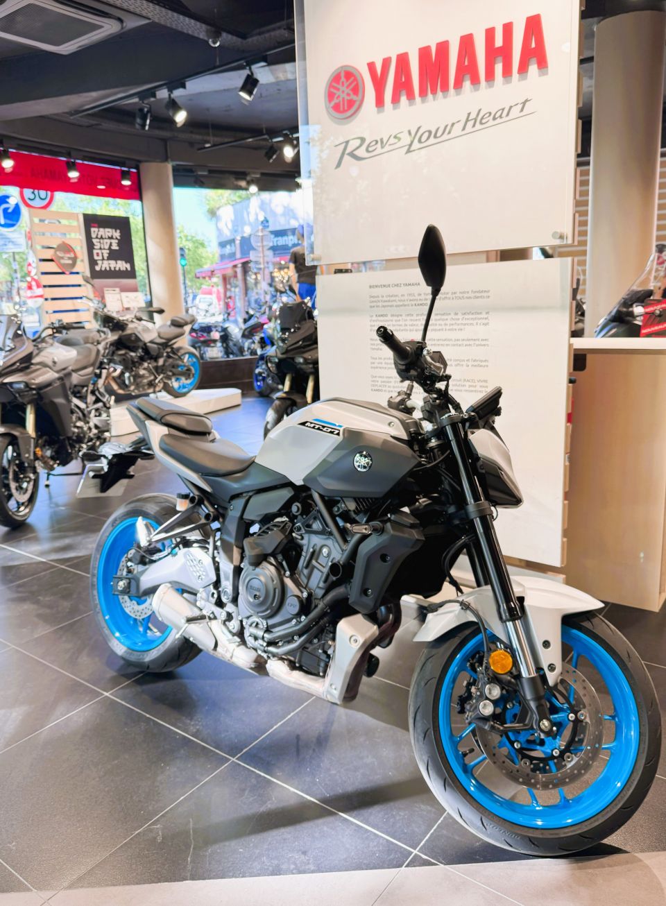 YAMAHA MT-07 Y-AMT 4