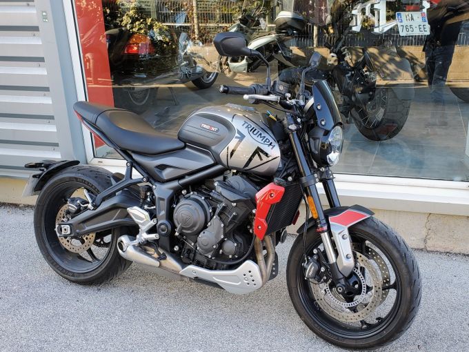TRIUMPH TRIDENT 660 4