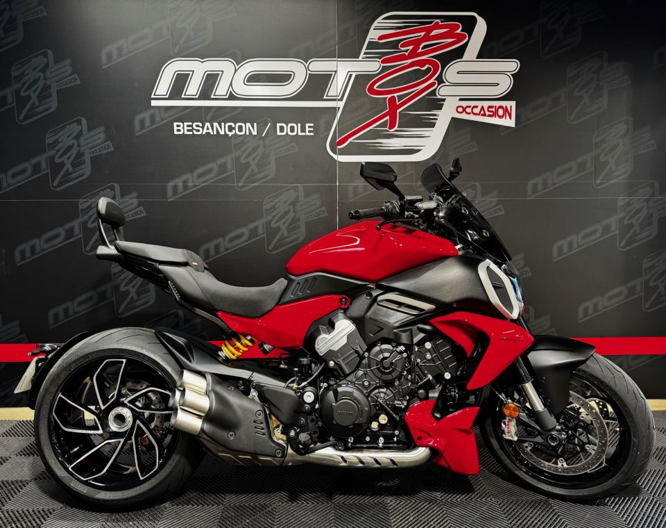 DUCATI DIAVEL V4 4