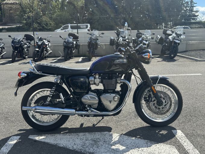 TRIUMPH BONNEVILLE T120 STEALH EDITION 4