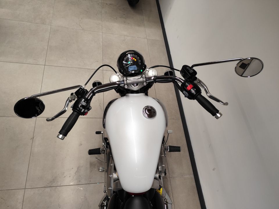 TRIUMPH BONNEVILLE SPEEDMASTER 1200 4