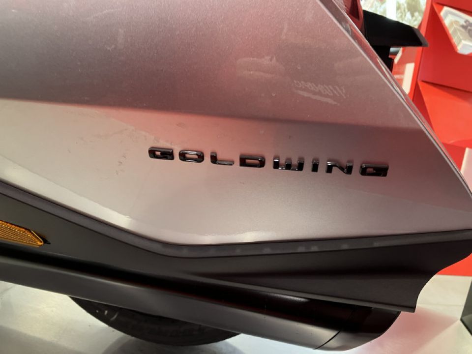 HONDA GoldWing Touring DCT Airbag 4
