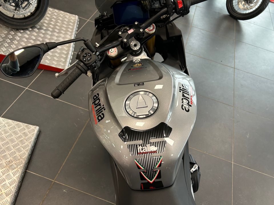 APRILIA TUONO 1100 V4 4