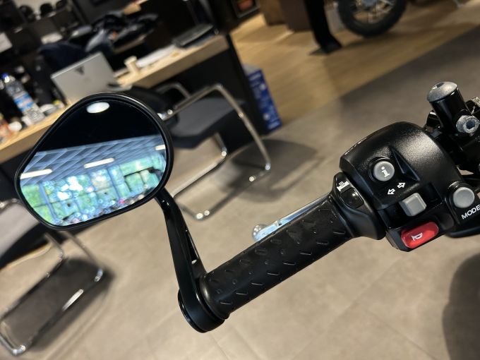 TRIUMPH STREET TWIN  900 4