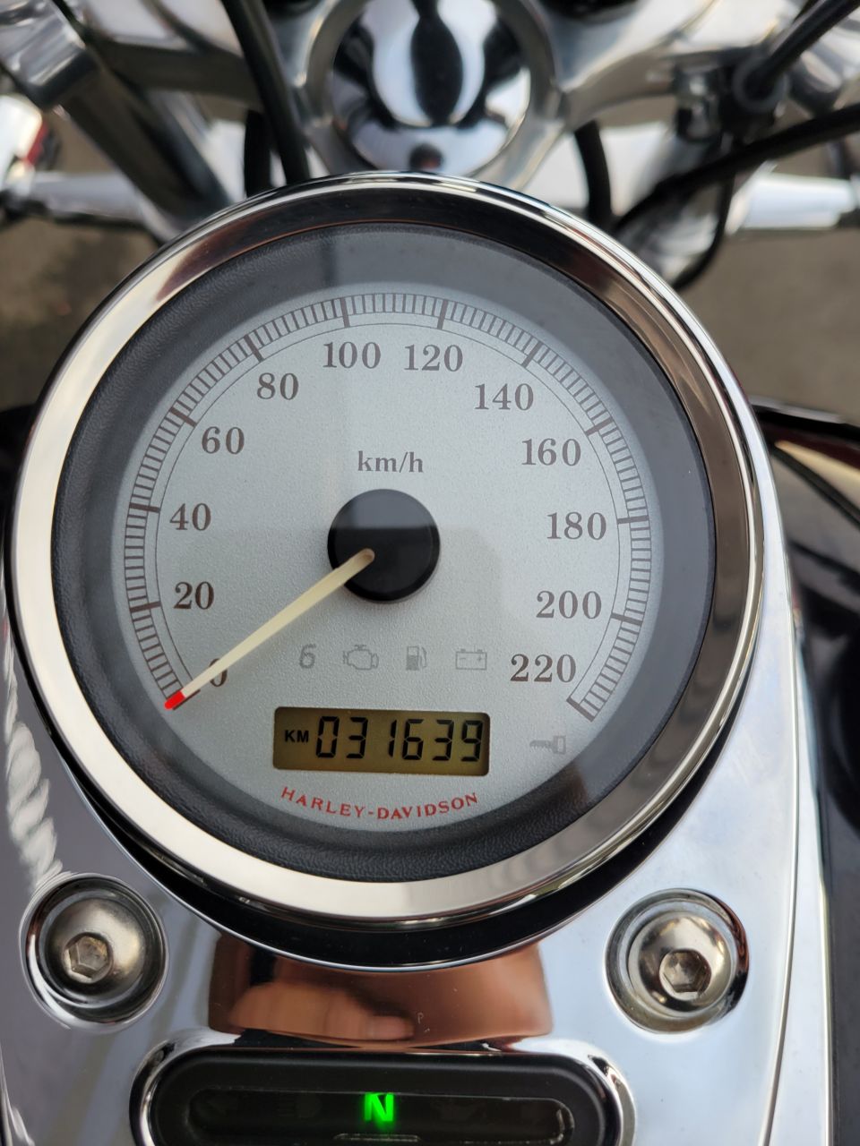 HARLEY-DAVIDSON DYNA WIDE GLIDE 1584 4