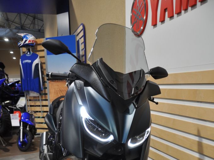 YAMAHA XMAX 300 Tech Max 4