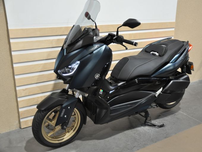 YAMAHA XMAX 300 Tech Max 4