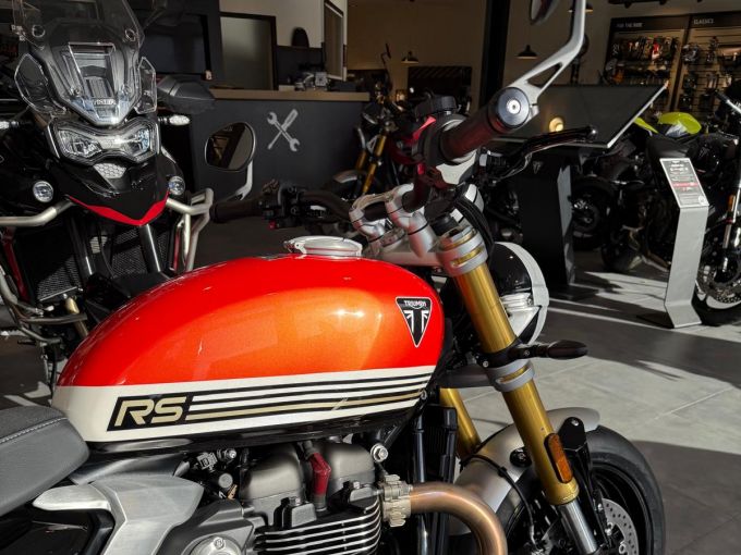 TRIUMPH SPEED TWIN 1200 4