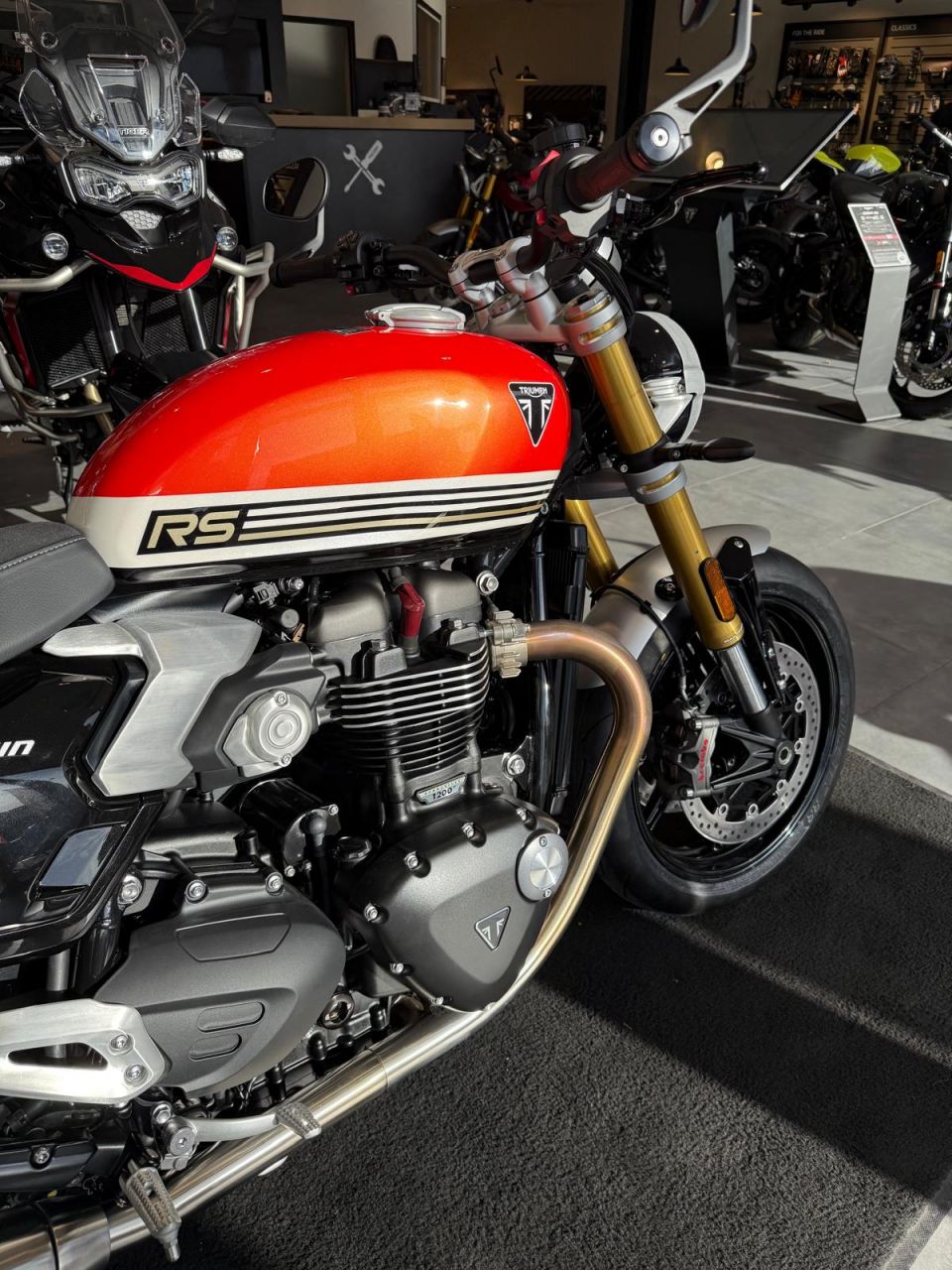 TRIUMPH SPEED TWIN 1200 4